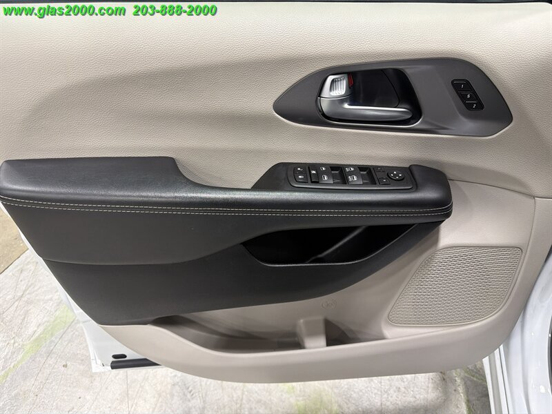2024 Chrysler Pacifica Touring L - Photo 25 - Bethany, CT 06524