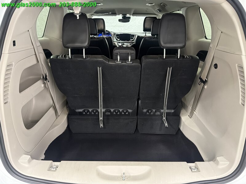 2024 Chrysler Pacifica Touring L - Photo 15 - Bethany, CT 06524