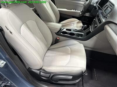 2016 Hyundai Sonata Hybrid SE   - Photo 5 - Bethany, CT 06524