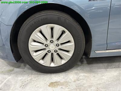 2016 Hyundai Sonata Hybrid SE   - Photo 16 - Bethany, CT 06524