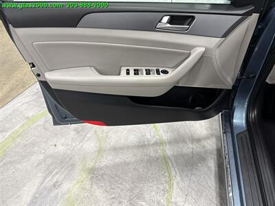 2016 Hyundai Sonata Hybrid SE   - Photo 25 - Bethany, CT 06524