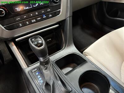 2016 Hyundai Sonata Hybrid SE   - Photo 28 - Bethany, CT 06524