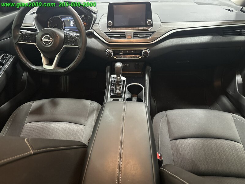 2023 Nissan Altima 2.5 SV - Photo 6 - Bethany, CT 06524