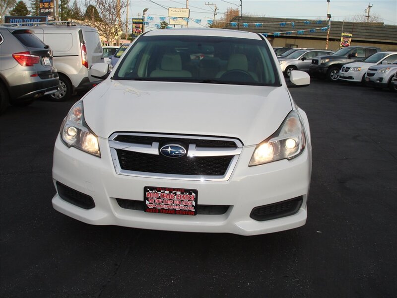 2014 Subaru Legacy 2.5i Premium photo 11