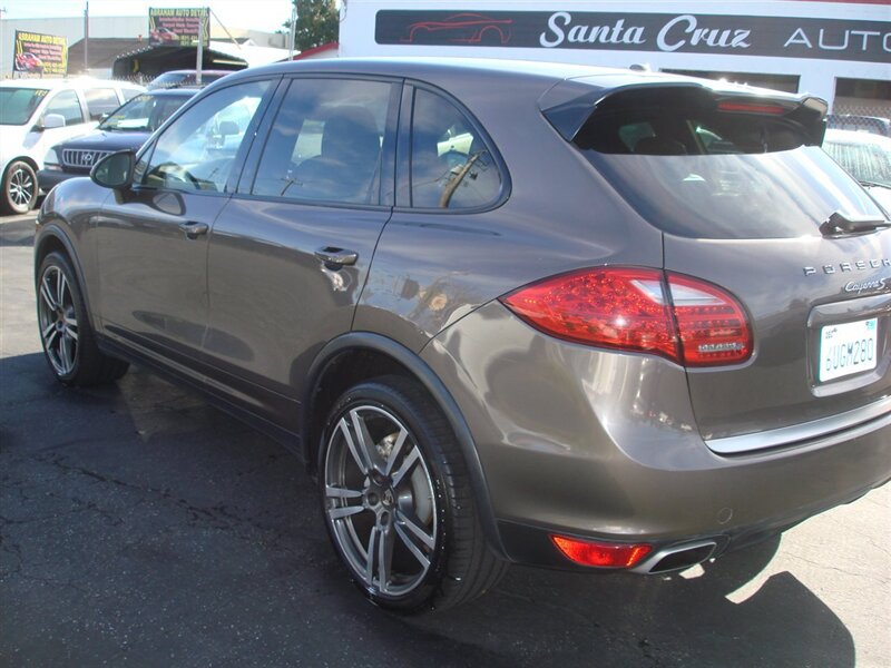 2012 Porsche Cayenne S photo 6