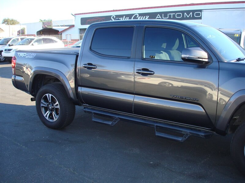 2018 Toyota Tacoma TRD Sport photo 5