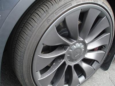 2021 Tesla Model Y Performance   - Photo 15 - Santa Cruz, CA 95062