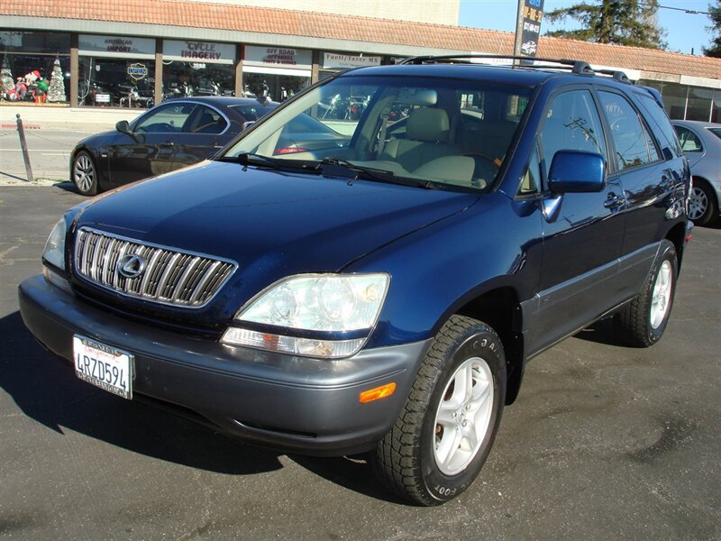 Lexus RX's photo