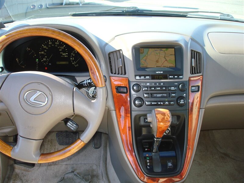 2001 Lexus RX 300 photo 9