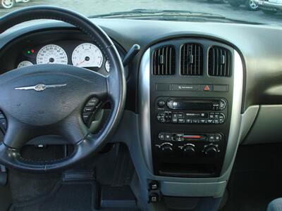 2005 Chrysler Town & Country Touring   - Photo 8 - Santa Cruz, CA 95062