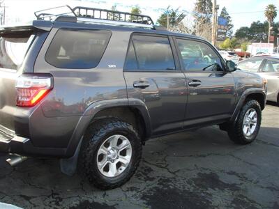 2019 Toyota 4Runner SR5   - Photo 4 - Santa Cruz, CA 95062