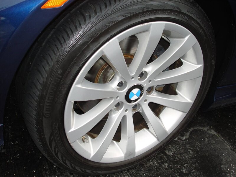 2011 BMW 3 Series 328i photo 13