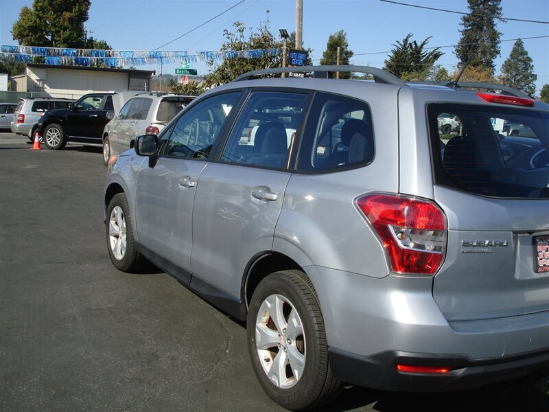 2015 Subaru Forester i photo 6