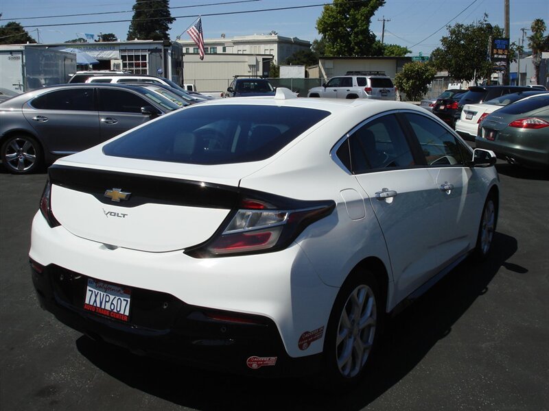 2017 Chevrolet Volt Premier photo 5
