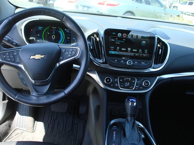 2017 Chevrolet Volt Premier photo 9
