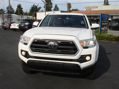 2019 Toyota Tacoma SR5 V6  CREW CAB - Photo 2 - Santa Cruz, CA 95062