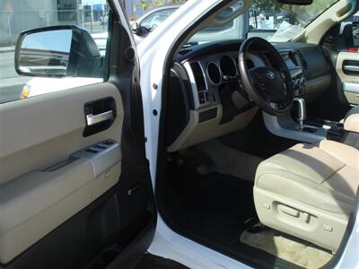 2008 Toyota Sequoia Limited  4 WHEEL DRIVE - Photo 9 - Santa Cruz, CA 95062