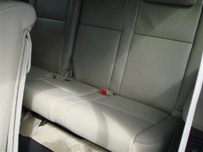 2008 Toyota Sequoia Limited  4 WHEEL DRIVE - Photo 14 - Santa Cruz, CA 95062