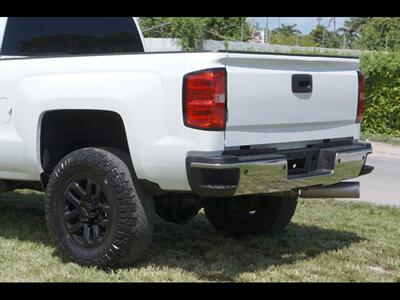 2015 Chevrolet Silverado 2500 LT   - Photo 11 - Miami, FL 33142