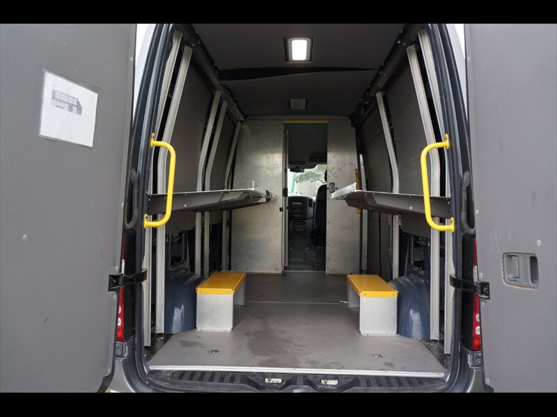 2018 Mercedes-Benz Sprinter WORKER Cargo Van Base photo 18