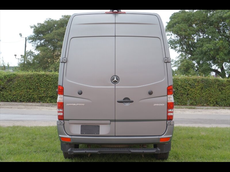 2018 Mercedes-Benz Sprinter WORKER Cargo Van Base photo 6