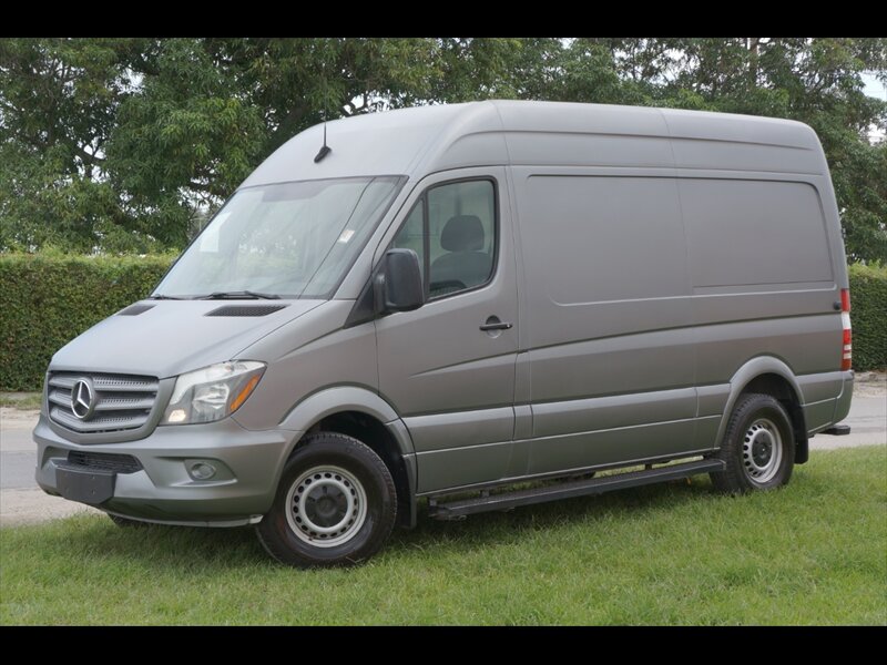 2018 Mercedes-Benz Sprinter WORKER Cargo Van Base photo 3