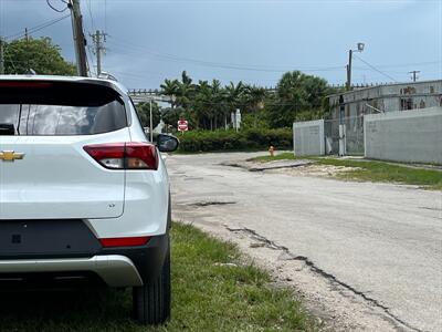 2023 Chevrolet Trailblazer LT   - Photo 12 - Miami, FL 33142