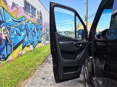 2019 Mercedes-Benz Sprinter 2500 SWB - Photo 40 - Miami, FL 33142