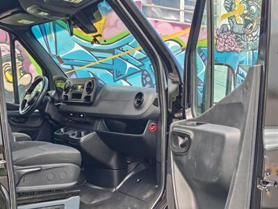 2019 Mercedes-Benz Sprinter 2500 SWB - Photo 26 - Miami, FL 33142