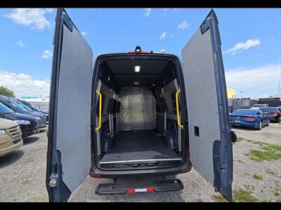 2019 Mercedes-Benz Sprinter 2500  SWB - Photo 21 - Miami, FL 33142
