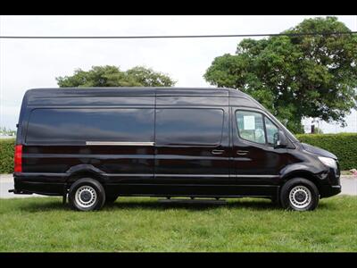 2019 Mercedes-Benz Sprinter 2500   - Photo 8 - Miami, FL 33142