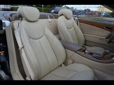2005 Mercedes-Benz SL 500   - Photo 27 - Miami, FL 33142