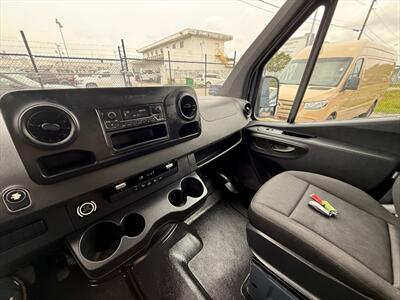 2019 Mercedes-Benz Sprinter 2500  LWB - Photo 28 - Miami, FL 33142