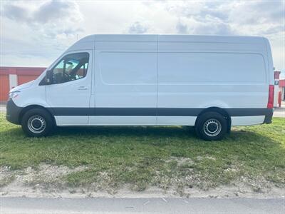 2022 Mercedes-Benz Sprinter 2500   - Photo 6 - Miami, FL 33142