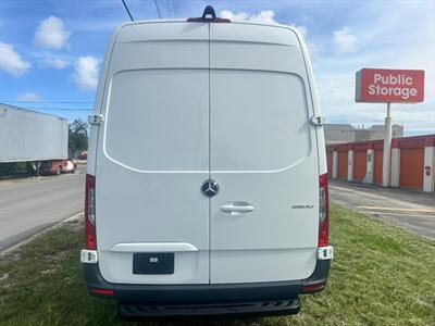 2022 Mercedes-Benz Sprinter 2500   - Photo 8 - Miami, FL 33142