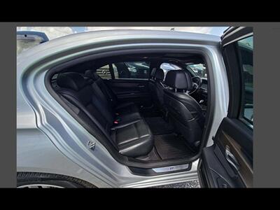 2015 BMW 750Li   - Photo 12 - Miami, FL 33142
