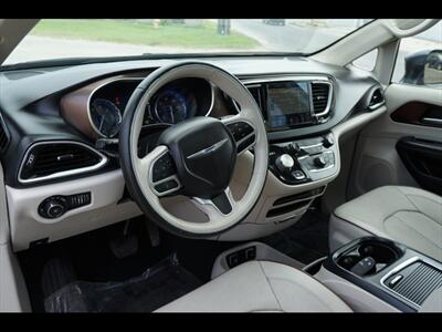 2020 Chrysler Pacifica Limited   - Photo 20 - Miami, FL 33142