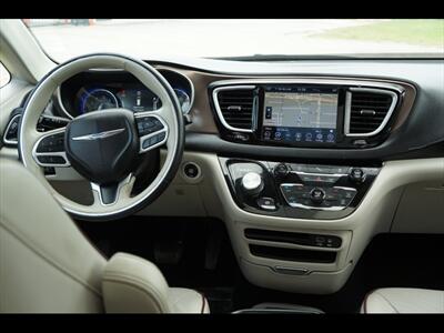 2020 Chrysler Pacifica Limited   - Photo 29 - Miami, FL 33142