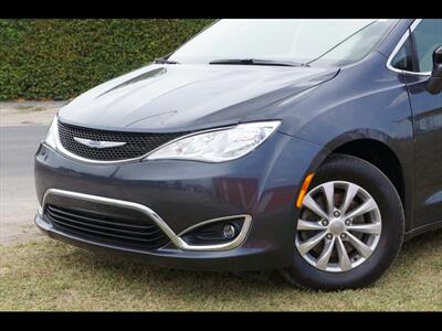 2020 Chrysler Pacifica Limited   - Photo 10 - Miami, FL 33142