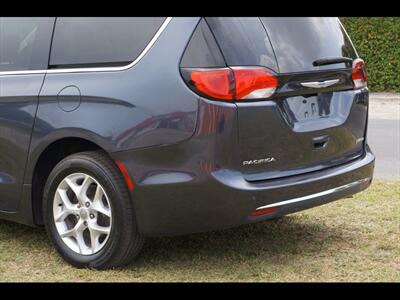 2020 Chrysler Pacifica Limited   - Photo 11 - Miami, FL 33142