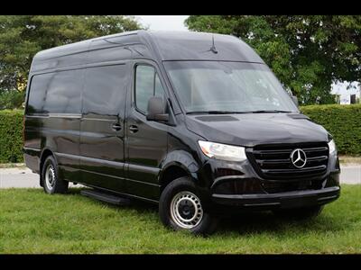 2019 Mercedes-Benz Sprinter 2500   - Photo 1 - Miami, FL 33142