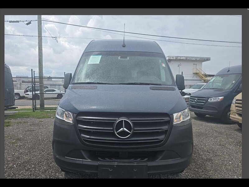2019 Mercedes-Benz Sprinter 2500 LWB - Photo 1 - Miami, FL 33142