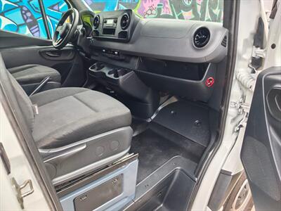 2019 Mercedes-Benz Sprinter 2500   - Photo 23 - Miami, FL 33142