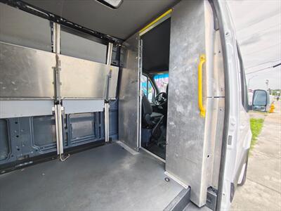 2019 Mercedes-Benz Sprinter 2500   - Photo 30 - Miami, FL 33142