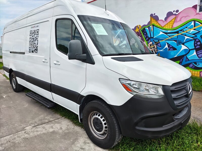 2019 Mercedes-Benz Sprinter 2500   - Photo 1 - Miami, FL 33142