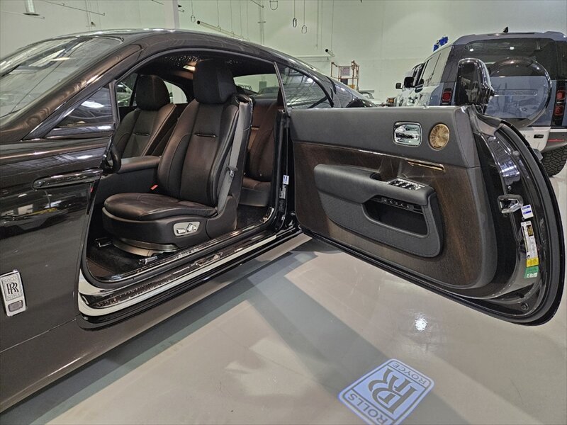 2016 Rolls-Royce Wraith Base photo 15