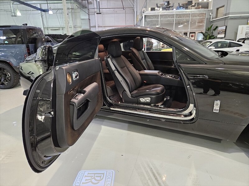 2016 Rolls-Royce Wraith Base photo 11