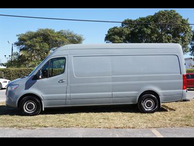 2019 Mercedes-Benz Sprinter 2500   - Photo 4 - Miami, FL 33142