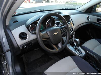 2013 Chevrolet Cruze LS Auto - Photo 12 - Glassboro, NJ 08028