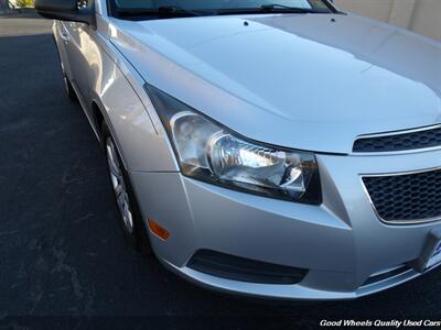 2013 Chevrolet Cruze LS Auto - Photo 10 - Glassboro, NJ 08028